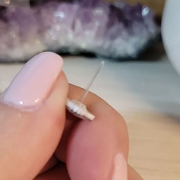 Hello Kitty Stud Earrings, metal free - Picture 5 of 6